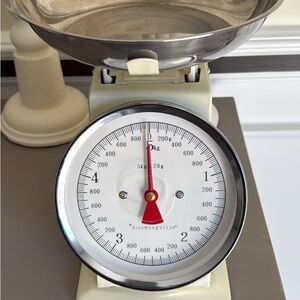 Cream Kitchen Scale
